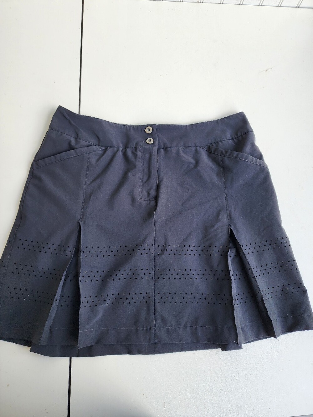 Chase 54 Black Stretch Athletic Skort Laser Cut Outs Pleats Built In Shorts Sz 8